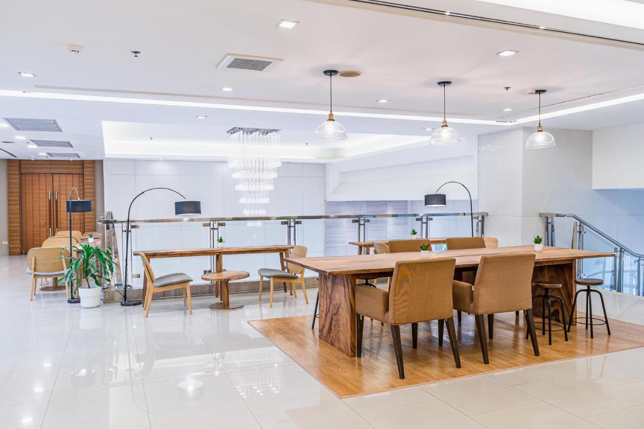 Jasmine Grande Residence Бангкок Экстерьер фото Library