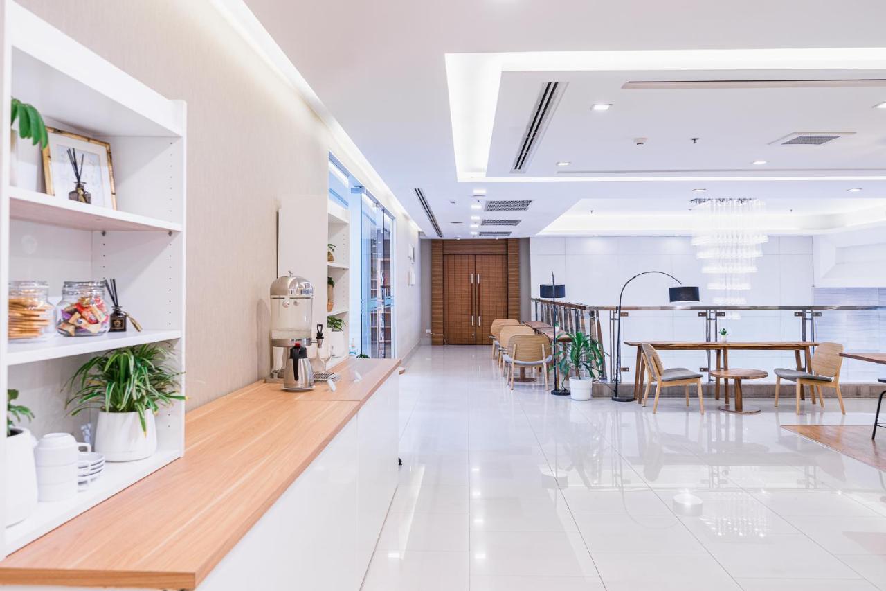 Jasmine Grande Residence Бангкок Экстерьер фото Library