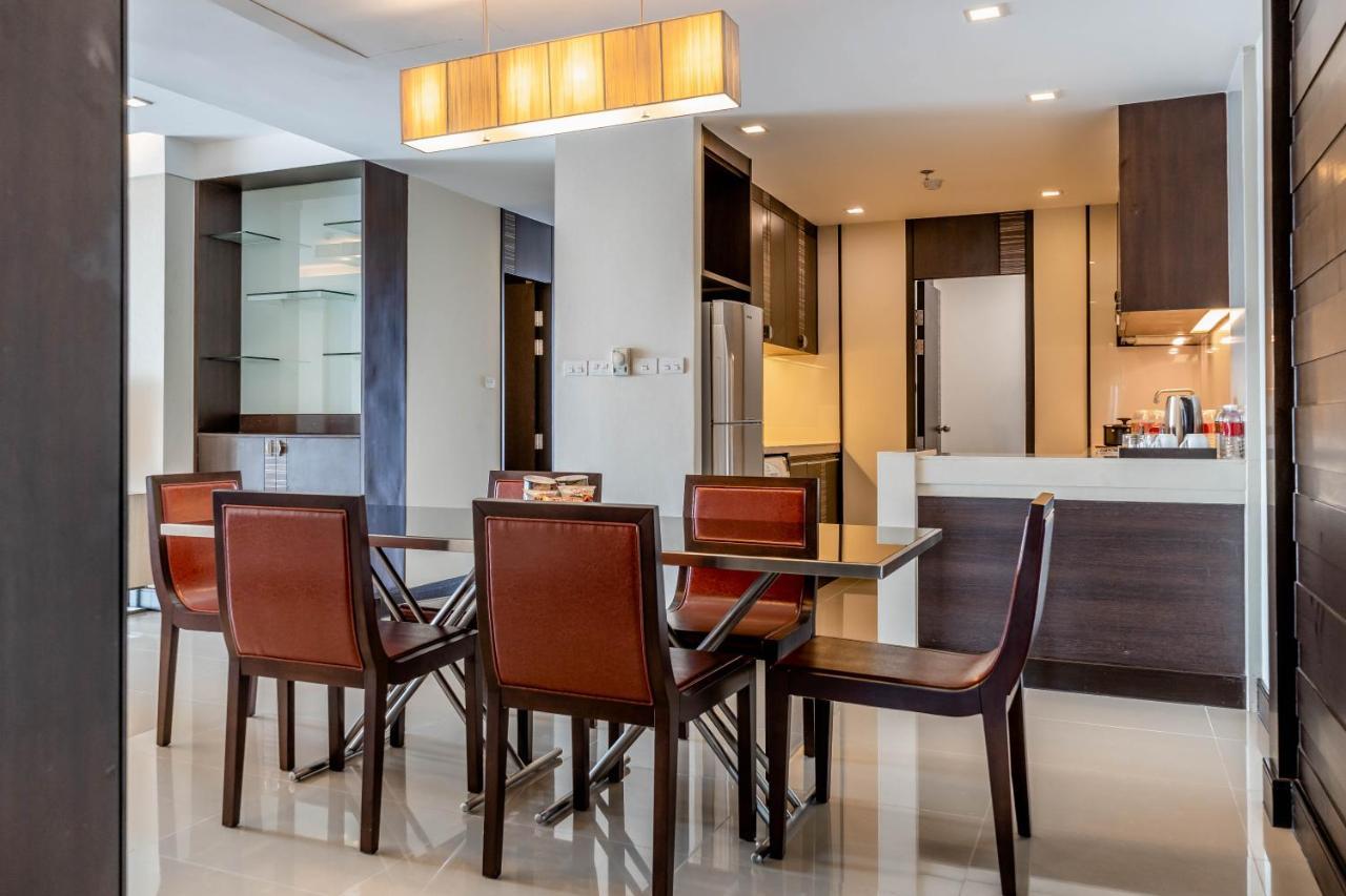Jasmine Grande Residence Бангкок Экстерьер фото A modern dining room