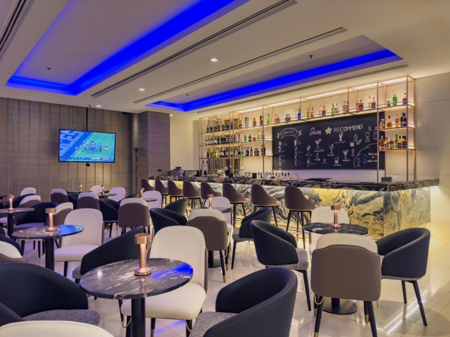 Jasmine Grande Residence Бангкок Экстерьер фото The lounge at the airport